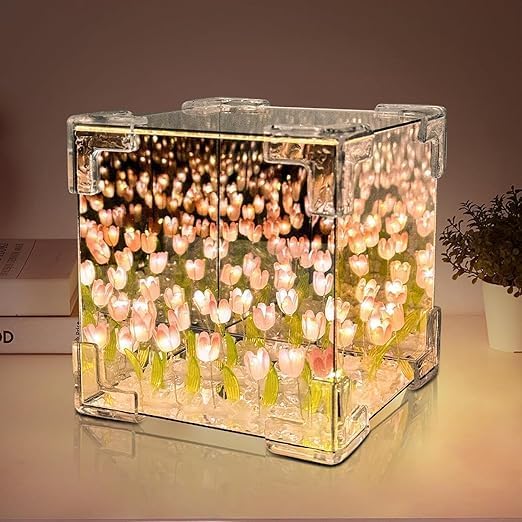 Square Tulip Lamp